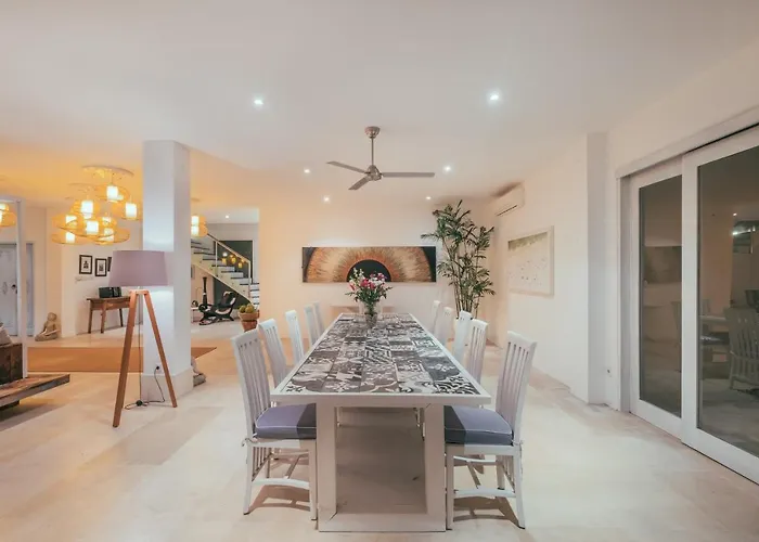 The Backyard Bingin: Private Beach-view Mansion For Events *