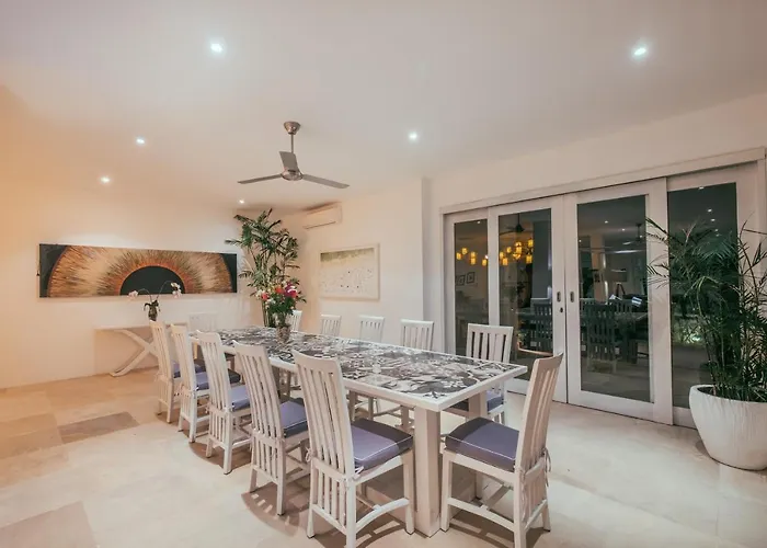 The Backyard Bingin: Private Beach-view Mansion For Events
