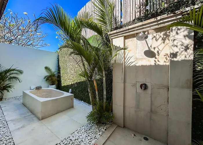 The Backyard Bingin: Private Beach-view Mansion For Events Uluwatu (Bali)