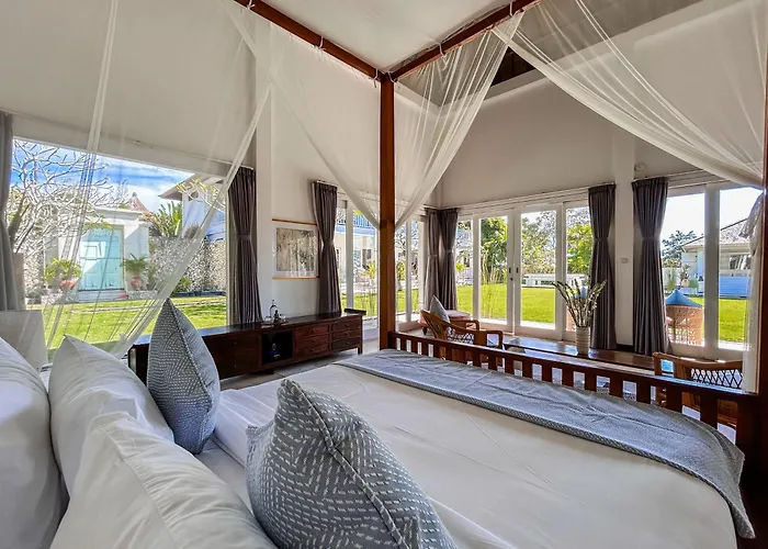 The Backyard Bingin: Private Beach-view Mansion For Events *