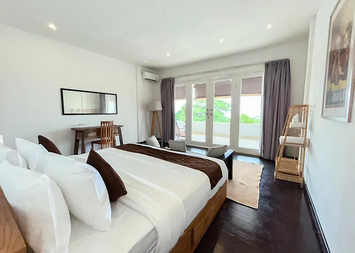 The Backyard Bingin: Private Beach-view Mansion For Events Uluwatu (Bali)