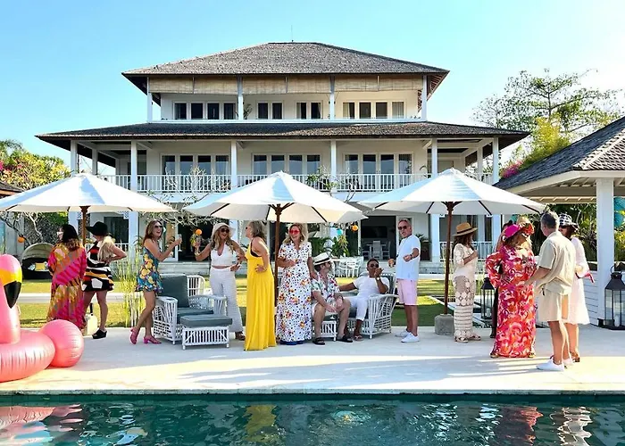 The Backyard Bingin: Private Beach-view Mansion For Events *