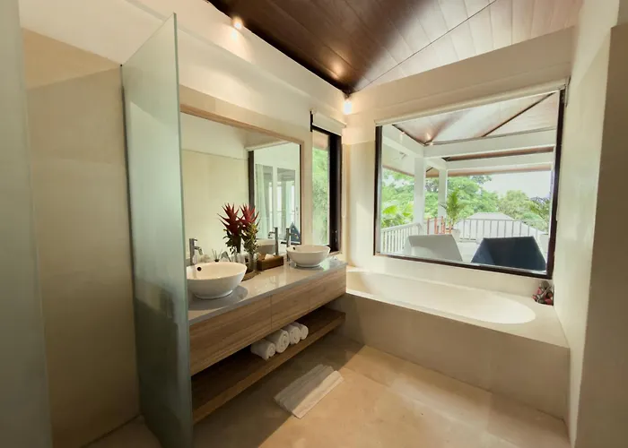 The Backyard Bingin: Private Beach-view Mansion For Events Villa Uluwatu (Bali)
