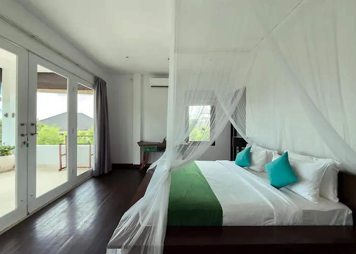 Villa The Backyard Bingin: Private Beach-view Mansion For Events