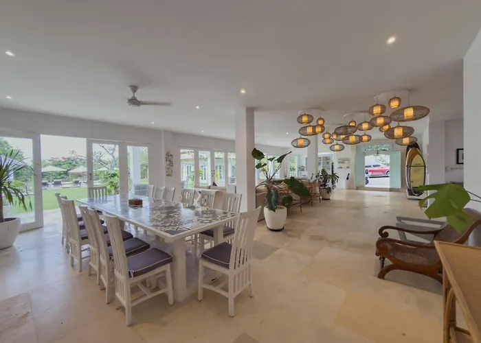 Villa The Backyard Bingin: Private Beach-view Mansion For Events Uluwatu (Bali)